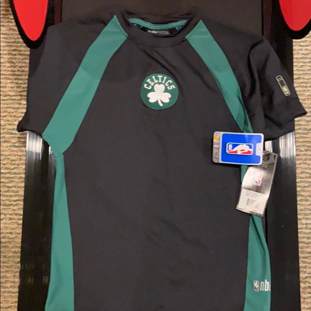 NWT Boys NBA Celtic warm up shirt size 10/12